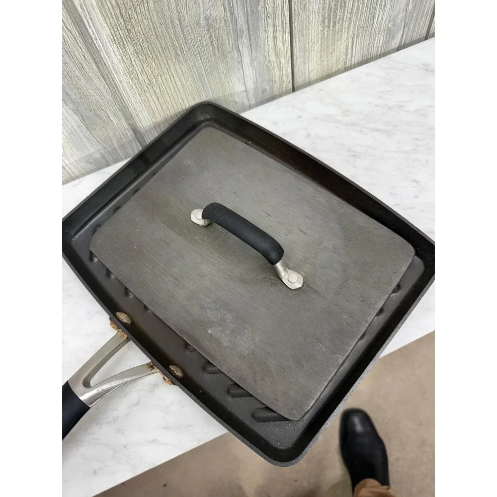 Kitchen Essentials Calphalon 11